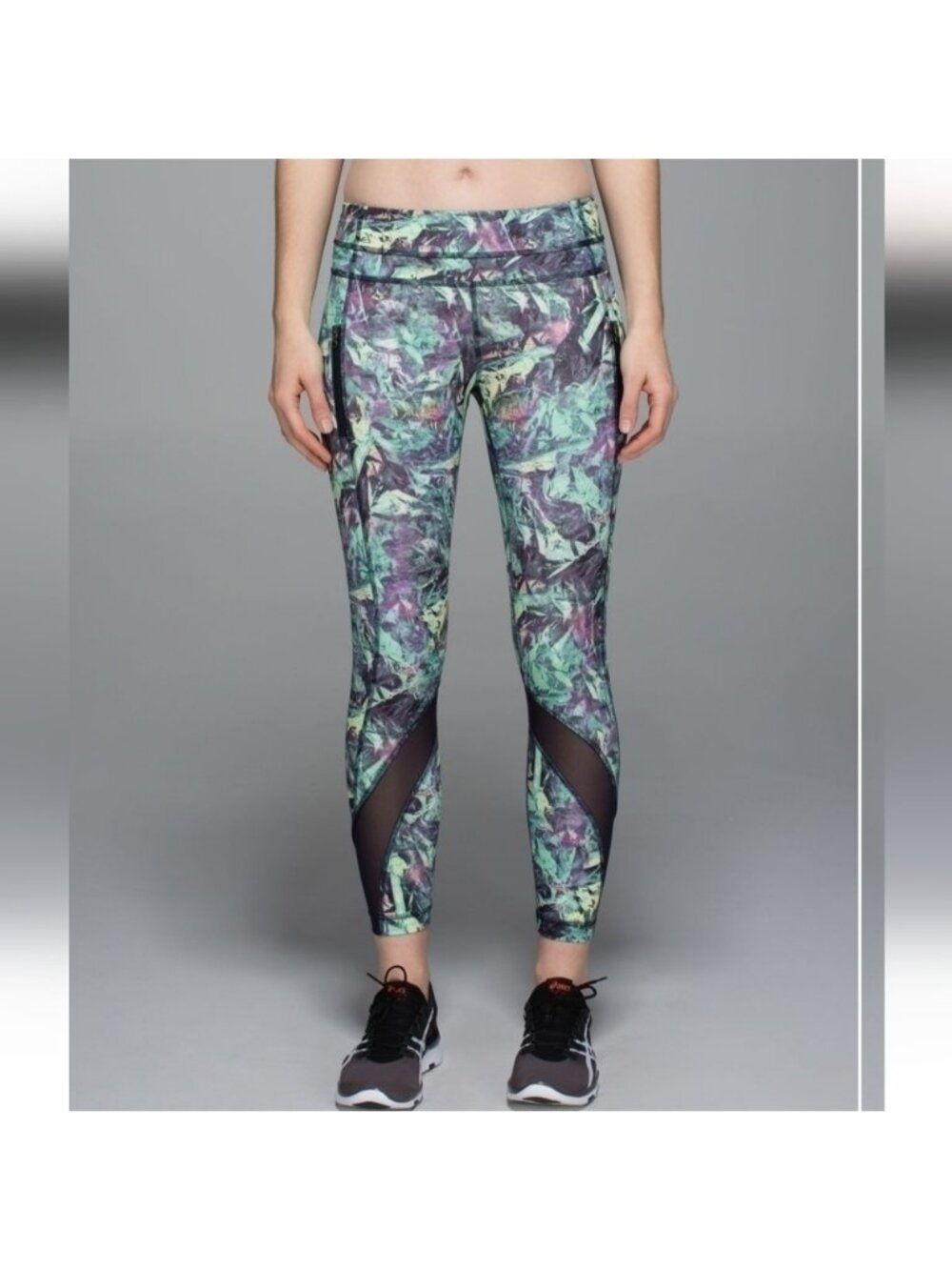 Lululemon Inspire Tight  Luxtreme (Mesh) Multi color size 4